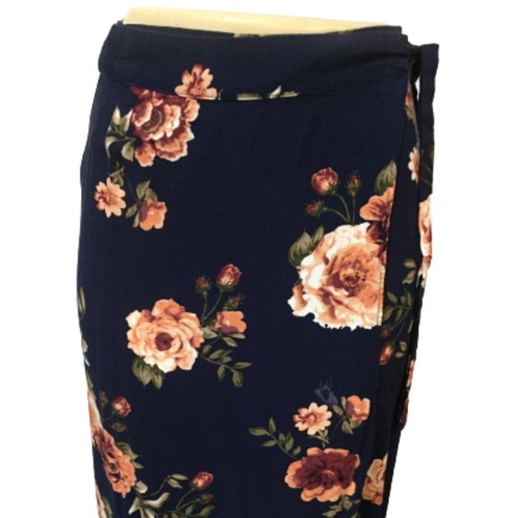 Streetwear Society SP Flower Wrap Skirt - Picture 1 of 15
